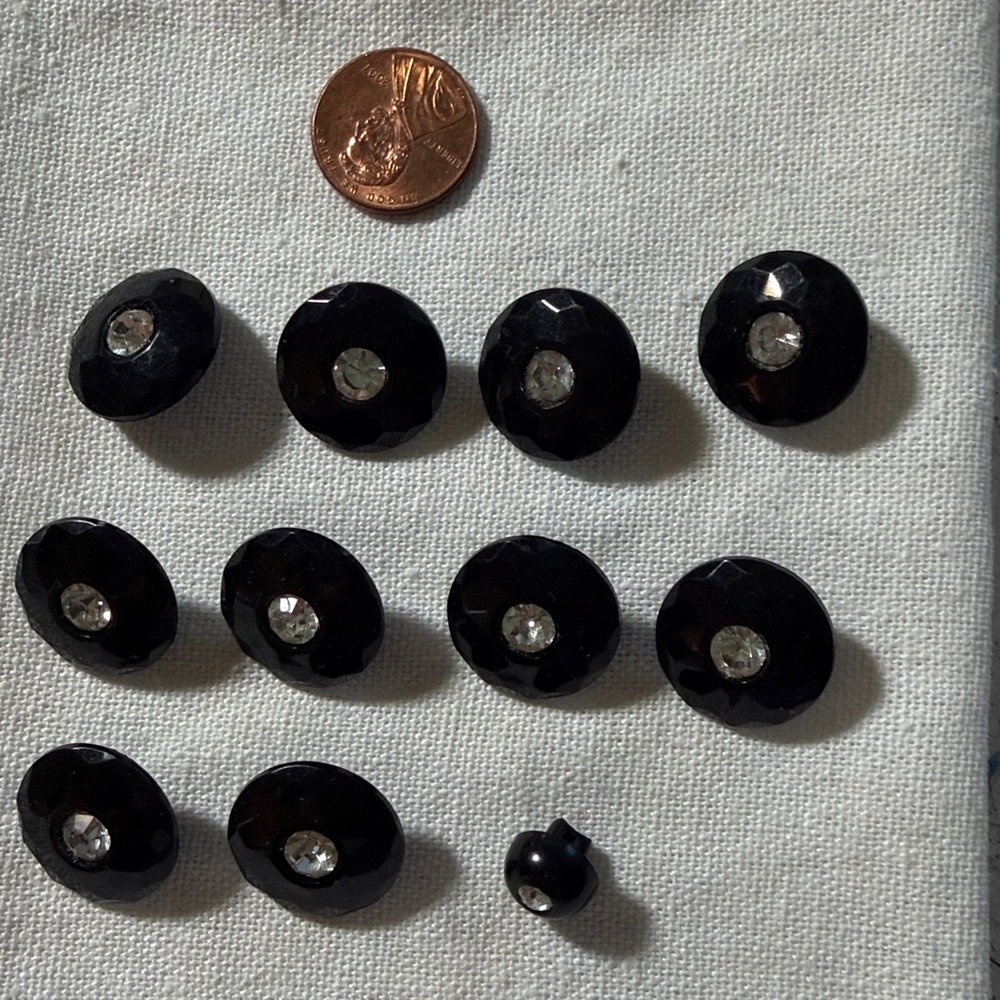 Black Crystal Center Buttons Set